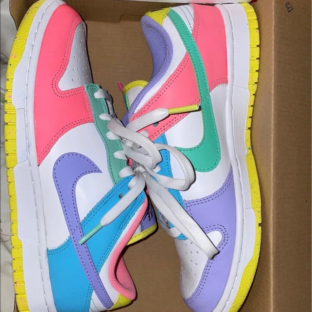 WOMENS DUNK LOW SE CANDY/EASTER